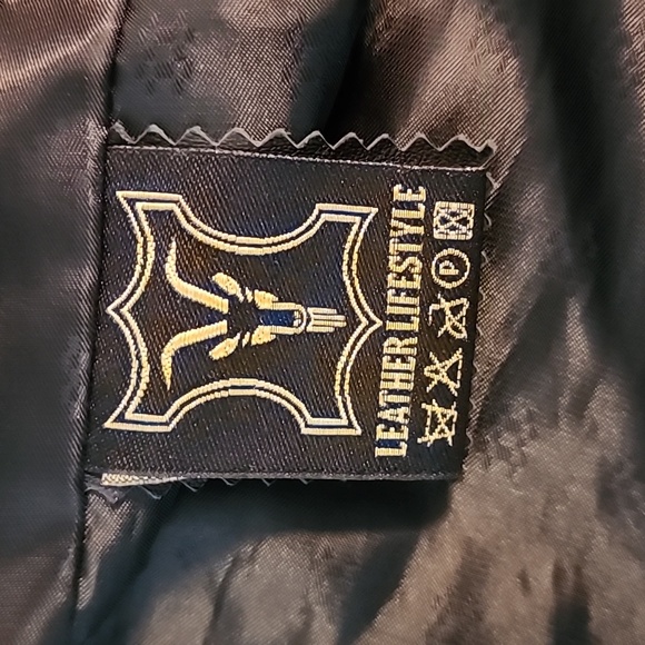Leather Lifestyle Motorcycle Jacket with Quilted Details - Picture 12 of 14